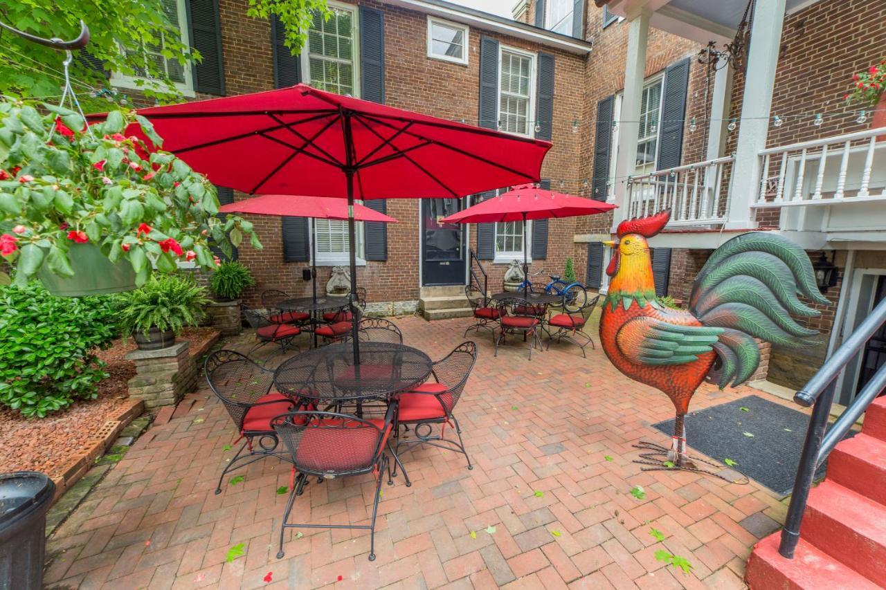 Bourbon Manor Bed & Breakfast Inn บาร์ดสทาวน์ ภายนอก รูปภาพ